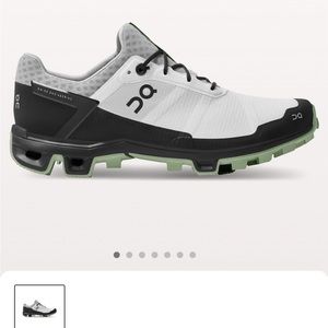 On Cloud Women's CloudVenture Peak Trail Racing Shoes Black & White Size 9.5;